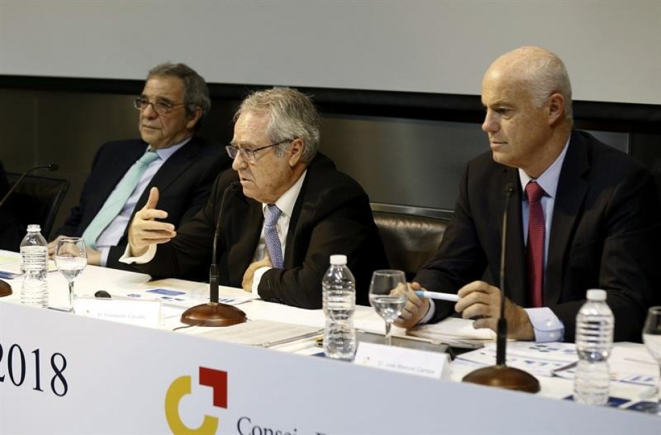 Jose Manuel Campa, Fernando Casado y César Alierta. Foto: EFE