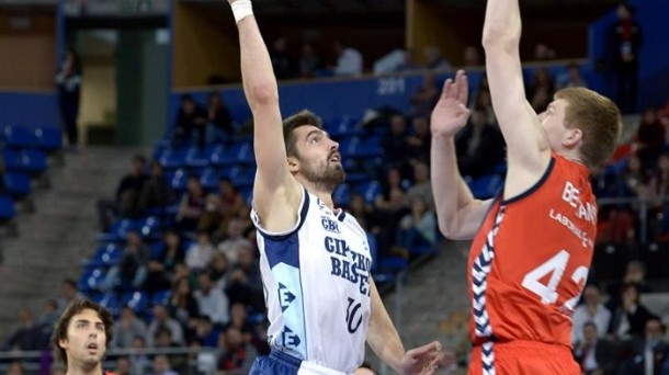 Gipuzkoa Basket y Baskonia protagonizan el derbi de la jornada. Efe.