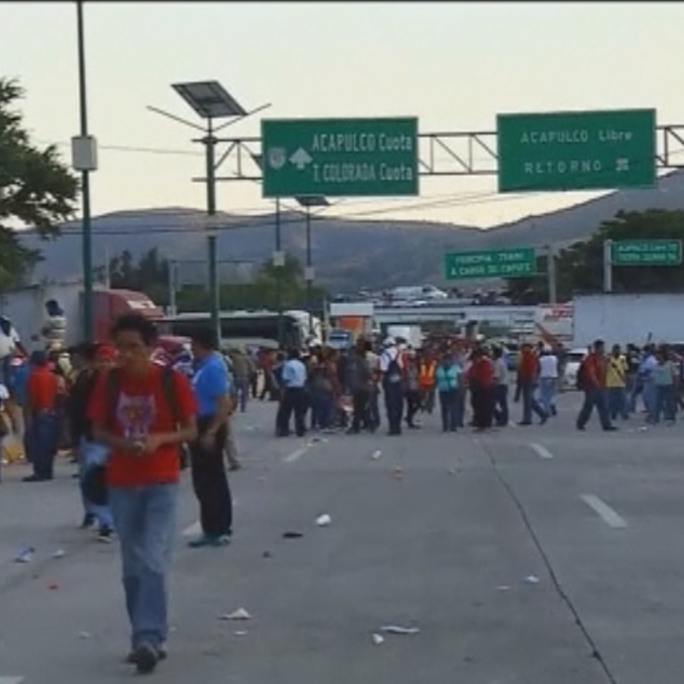 Policías antimotines se agrupan en la ciudad de Chilpancingo, la capital de Guerrero. Foto: EFE