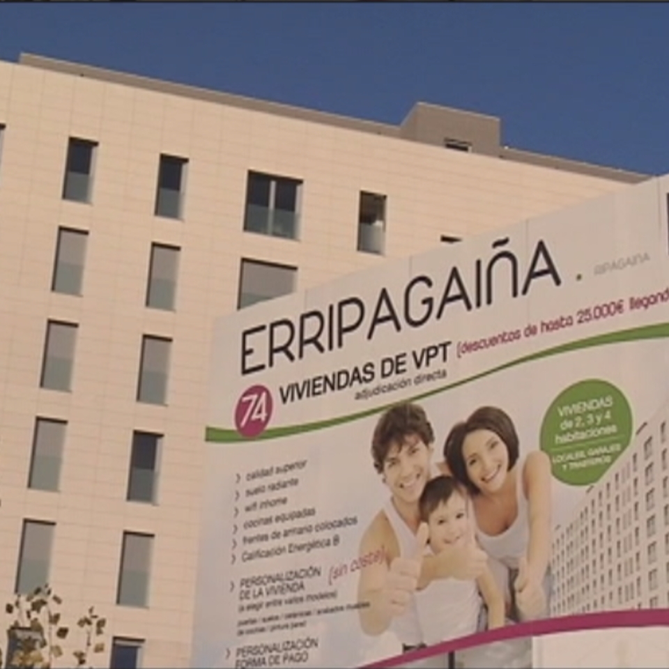 Numerosas viviendas de VPO continúan a la venta en tiempos de crisis económica en Navarra.