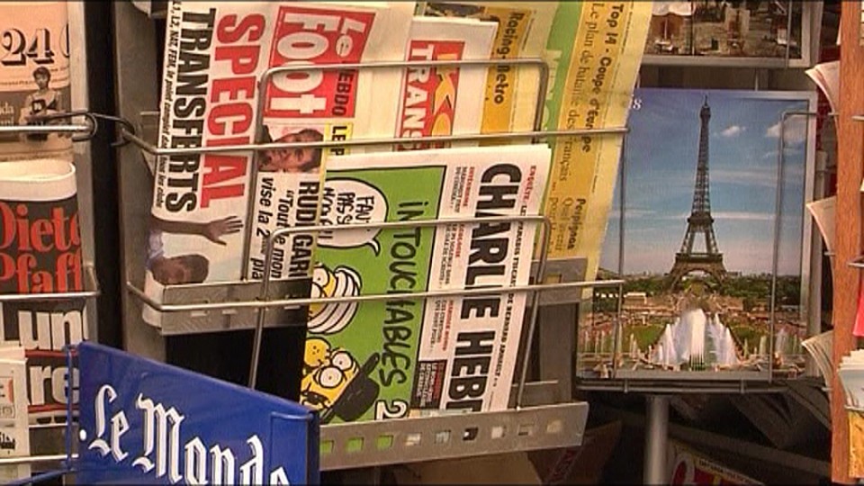 Hainbat salaketa eta eraso jasandako astekaria da 'Charlie Hebdo'