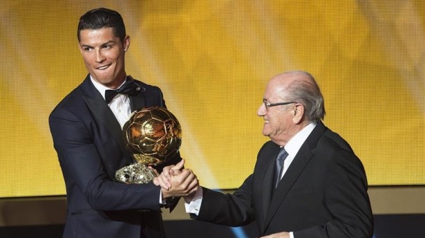Cristiano Ronaldo se hace con el Balón de Oro 2014. Foto: EFE