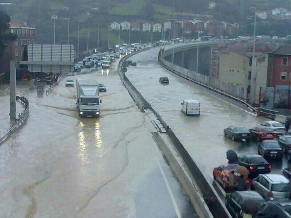 Bilbao Zorroza, inundaciones, 2009, fake 2013