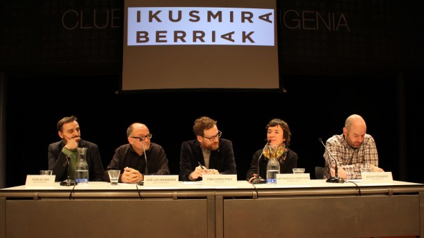 Representantes de todas las instituciones participantes, durante la presentación de Ikusmira Berriak