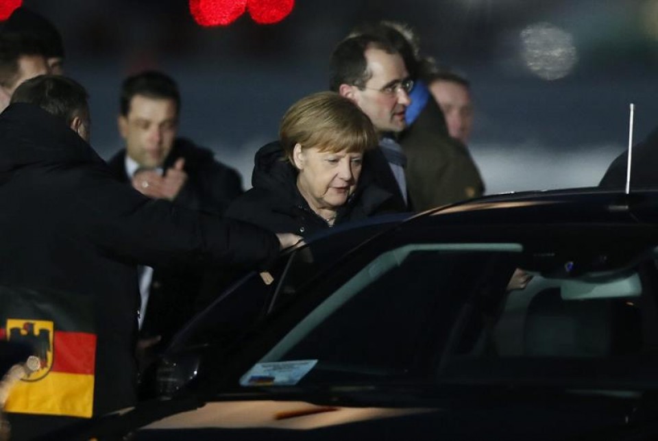 La canciller alemana, Angela Merkel, a su llegada a Moscú. Foto: EFE