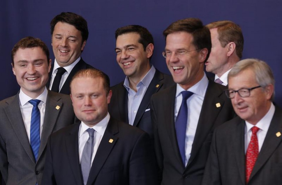 Alexis Tsipras (c), con los  dirigentes de la Unión Europea (UE). EFE