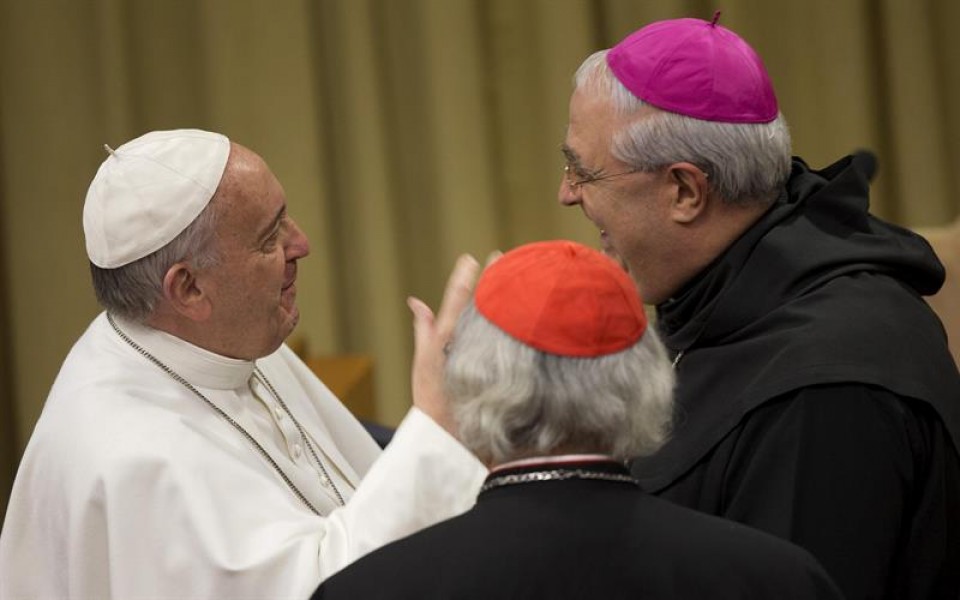Lacunza y el papa, hace dos días en el Vaticano. Foto: Efe