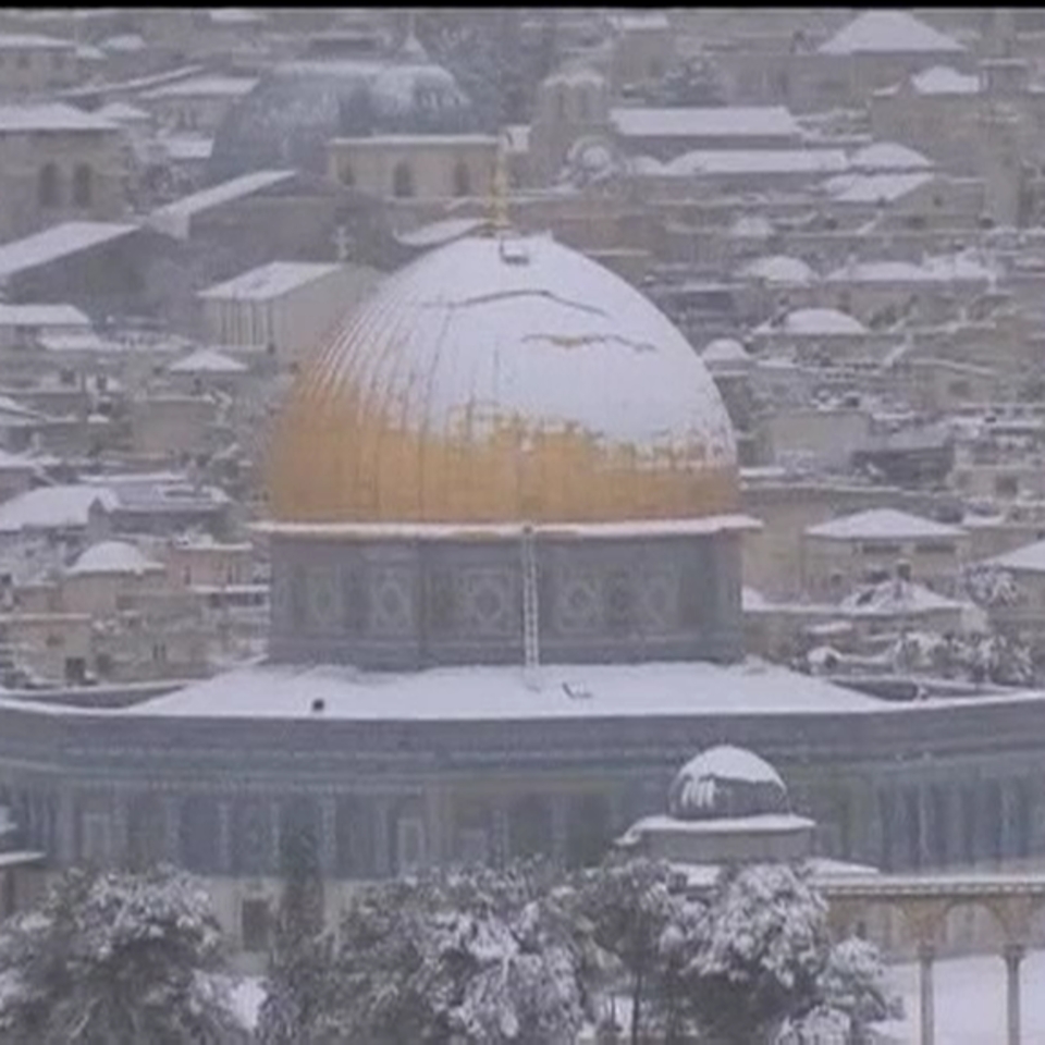 La nieve ha cubierto la mezquita de Al Aqsa de Jerusalén