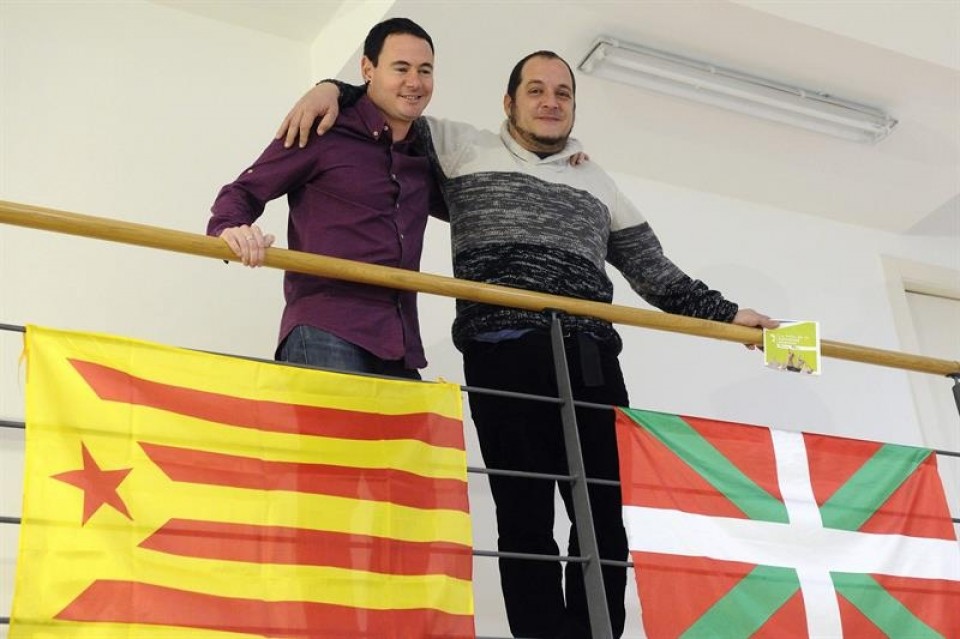 Hasier Arraiz (Sortu) y David Fernández (CUP). Foto: EFE