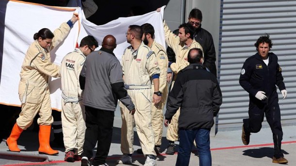 Alonso fue trasladado al hospital tras sufrir el accidente. Foto: EFE