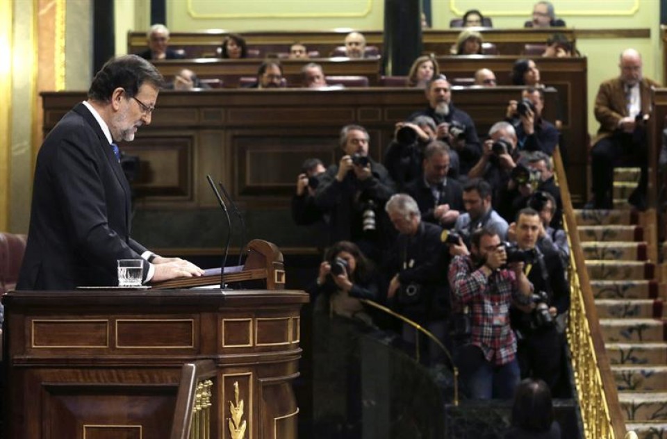Rajoy alerta de 'los demagogos que quieren vender remedios mágicos'