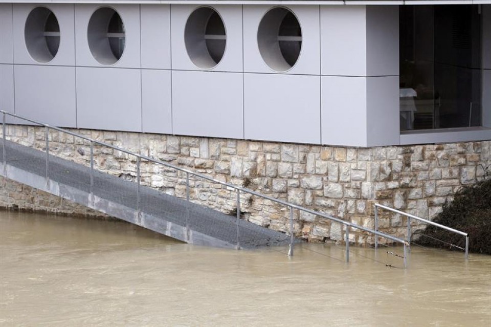 Arga río ibaia Pamplona Iruña Club Nautico inundaciones. EFE