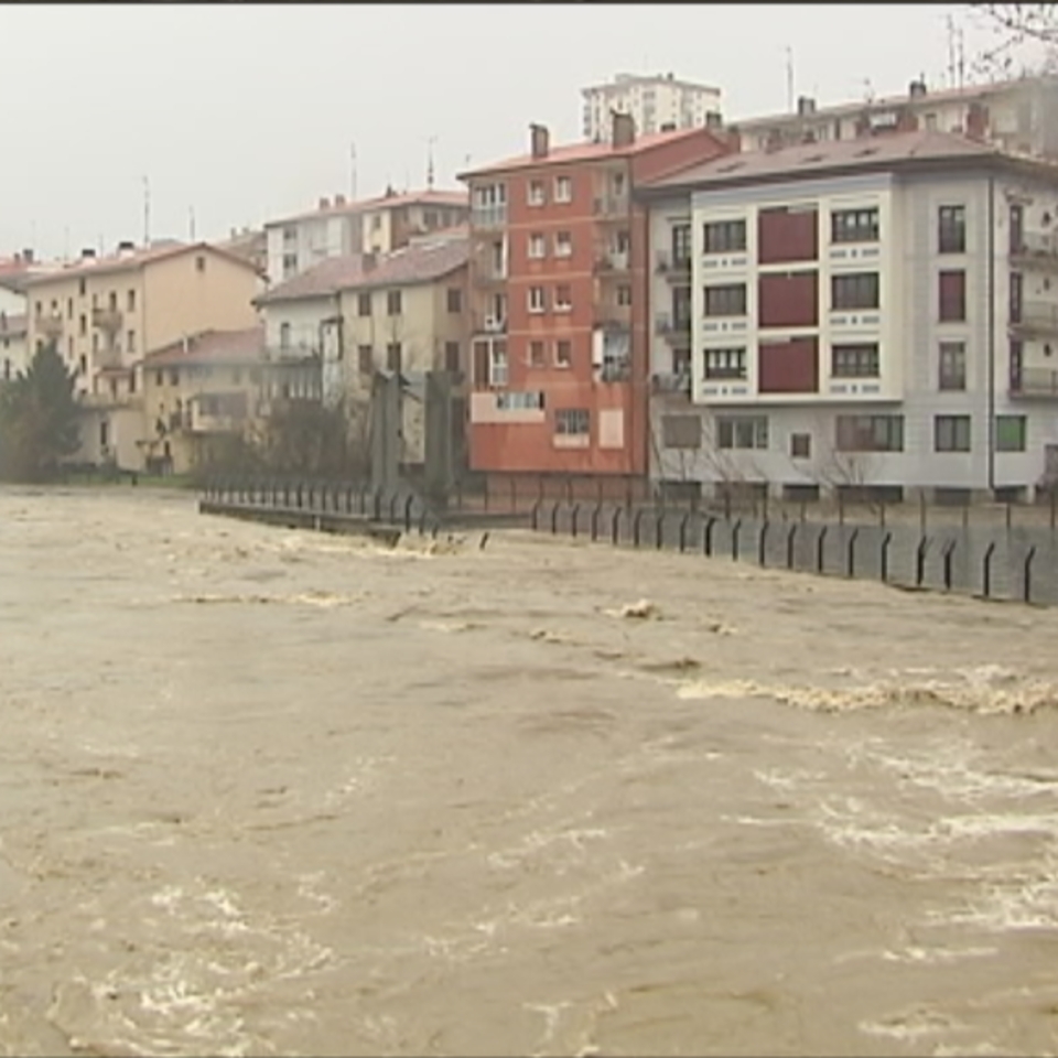 El Ayuntamiento de Pamplona teme la crecida del río Arga, en la imagen. EFE