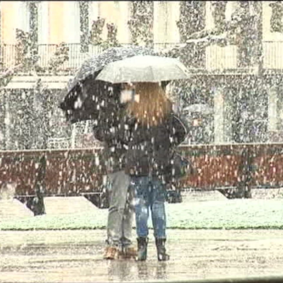 Nieva con fuerza en Pamplona