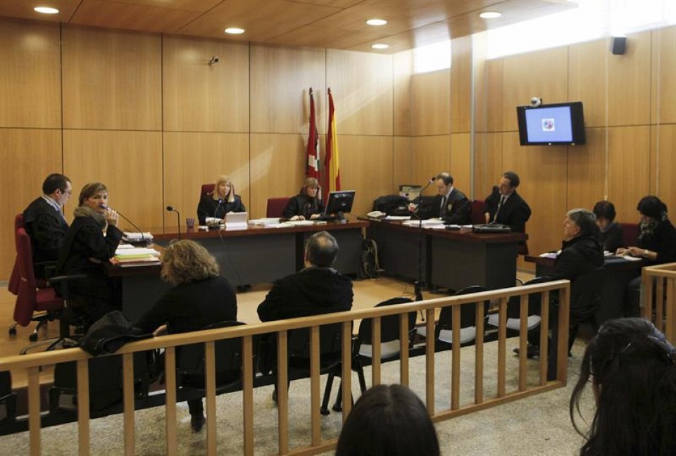 La dirigente de EH Bildu Ainhoa Beola declara en el juicio por la reelección de Xabier Iturbe. EFE