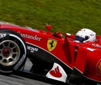Vettel da el triunfo a Ferrari