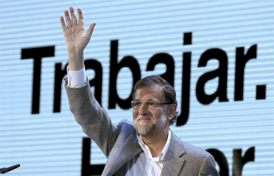 Rajoy: 'Ahora que tiene un rumbo, España no está para amauterismos'