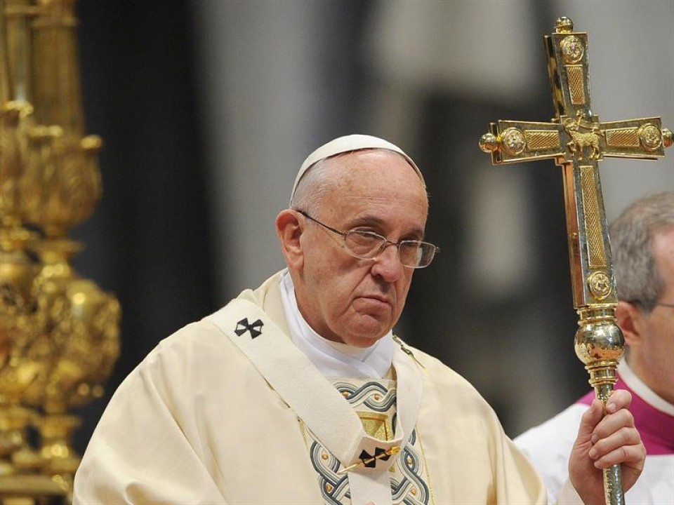 El papa concede que se absuelva el pecado del aborto