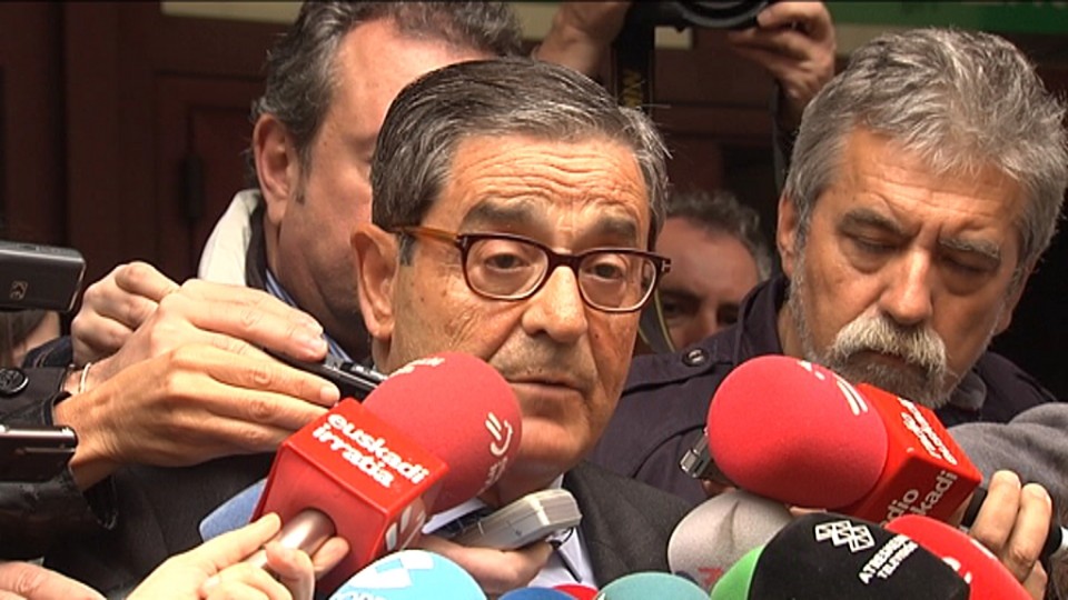 Mario Fernández a la salida del Juzgado tras prestar declaración ante el juez. Foto: EiTB