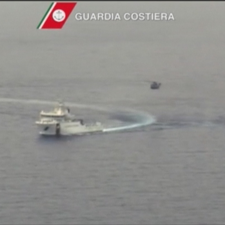 Italia busca a las víctimas del naufragio en el canal de Sicilia