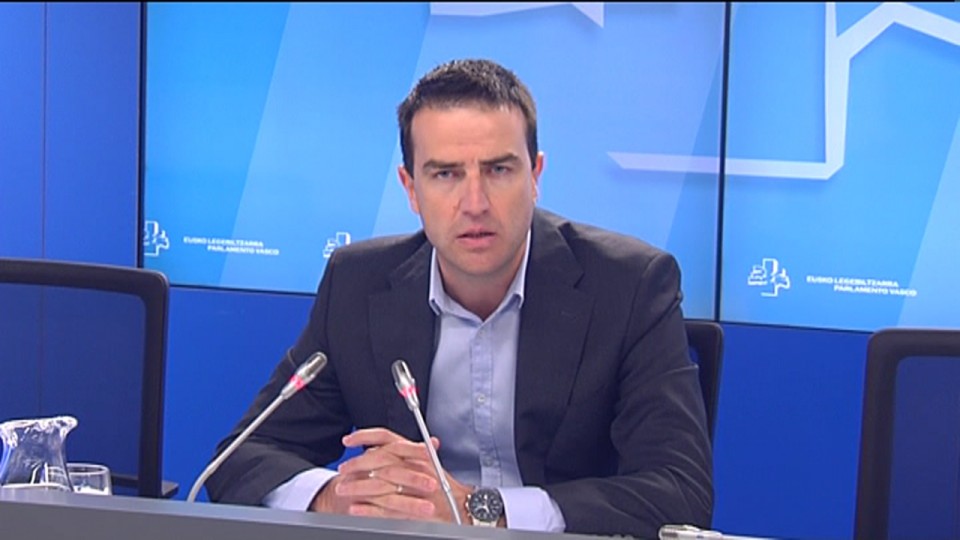 Maneiro: 'Otegi no puede presentarse porque mantiene su apoyo a ETA'