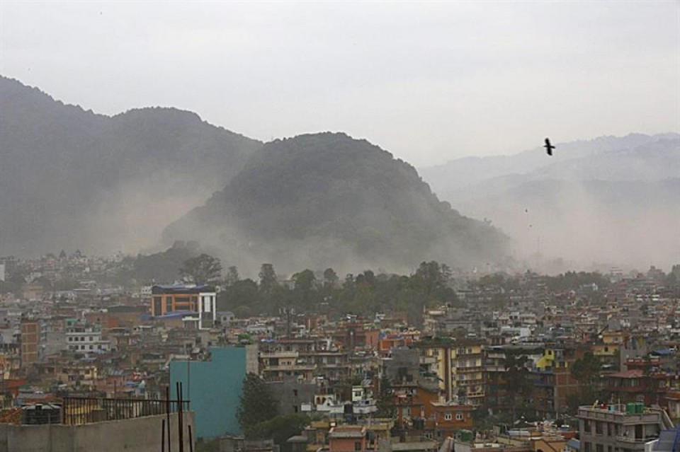 Katmandú, ayer, tras el temblor. Foto: EFE