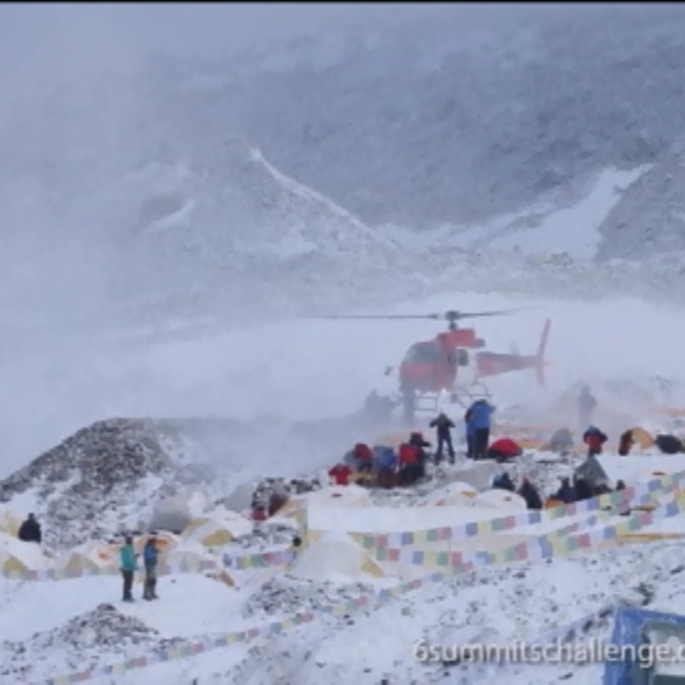 Nuevas imágenes del alud que alcanzó el campo base del Everest