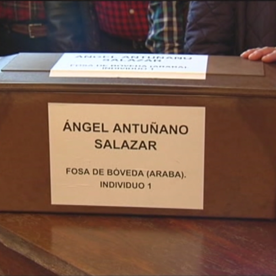 Restos de Ángel Antuñano, fusilado por los falangistas en Bóveda (Araba)