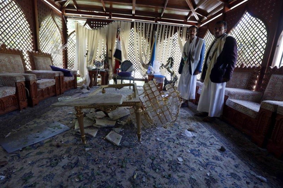 La casa del expresidente yemení, objetivo de los bombardeos. Foto: EFE