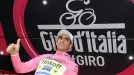 Alberto Contador recupera la maglia rosa en la larga cronometarda 