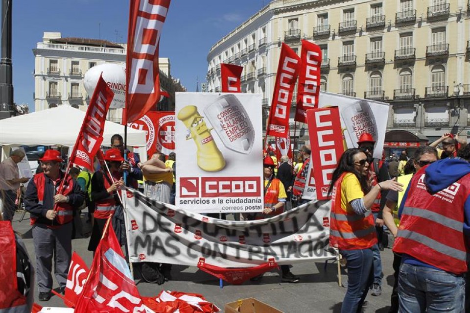 Protesta trabajadores de Correos. Imagen: EFE