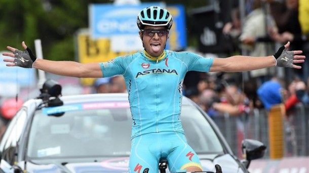 Mikel Landa, Italiako Giroan lortutako etapa garaipena ospatzen. Efe.