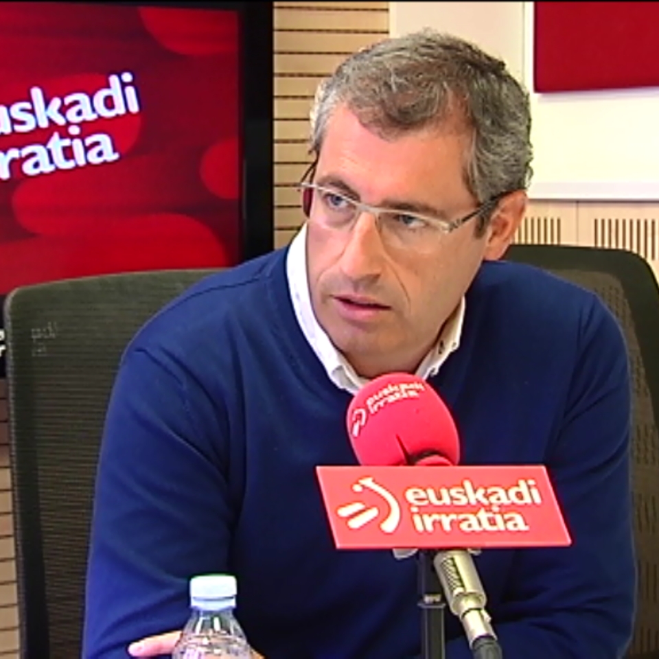 El candidato a diputado general de Gipuzkoa por el PNV, Markel Olano, en Euskadi Irratia. EiTB