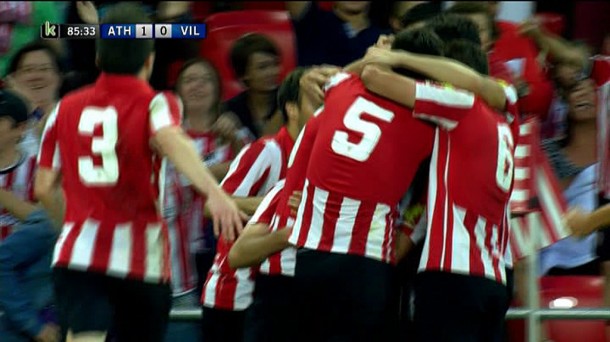 Jugadores del Bilbao Athletic celebran un gol. EiTB.