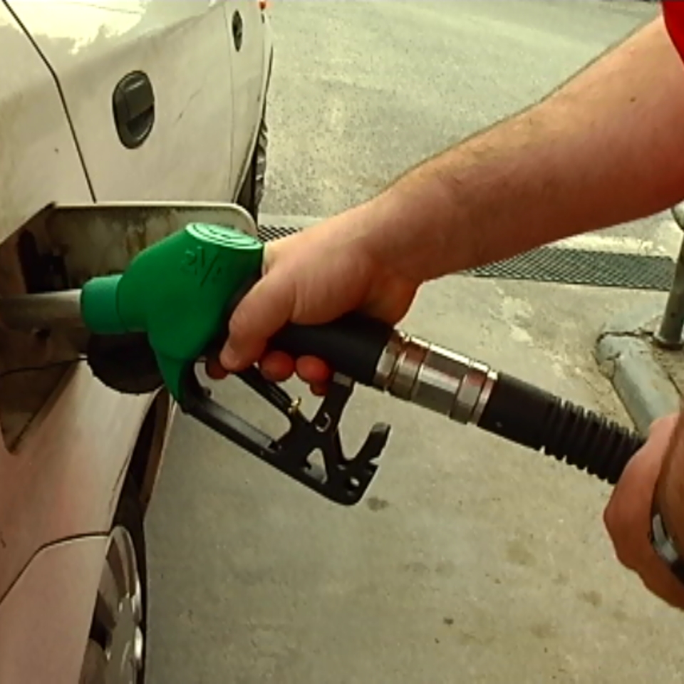 El descenso del IPC se debe en parte a la bajada de los precios de los carburantes. EiTB