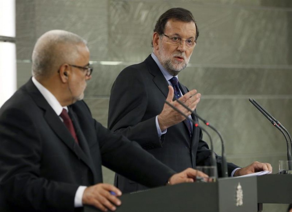 El presidente del Gobierno, Mariano Rajoy, junto a su homólogo marroquí, Abdelilah Benkirán. EFE