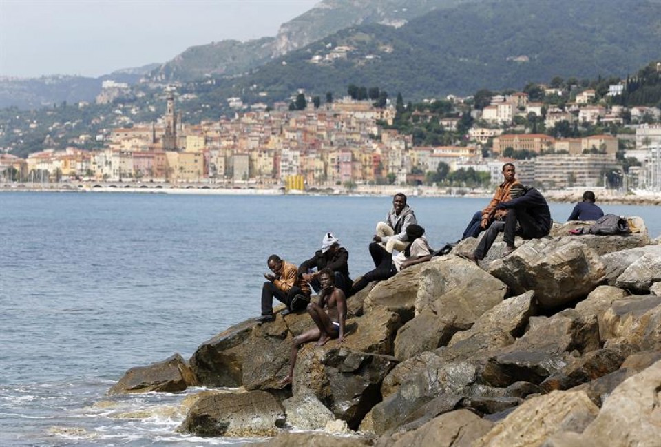 Migrantes en la costa mediterránea francesa