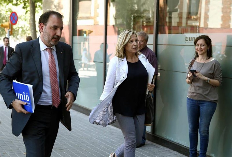 Ramon Espadaler Unioko idazkari nagusia eta Joana Ortega Generalitateko presidenteordea. EFE