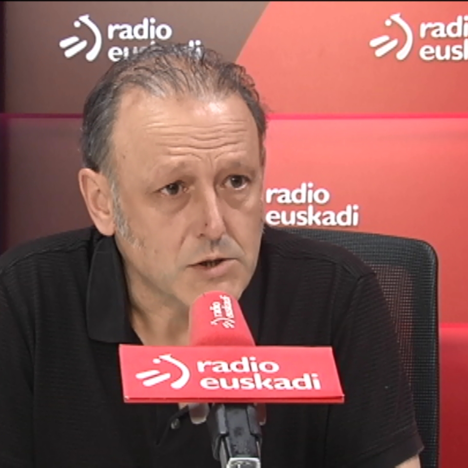 Roberto Uriarte, en los estudios de Radio Euskadi. Foto: EiTB