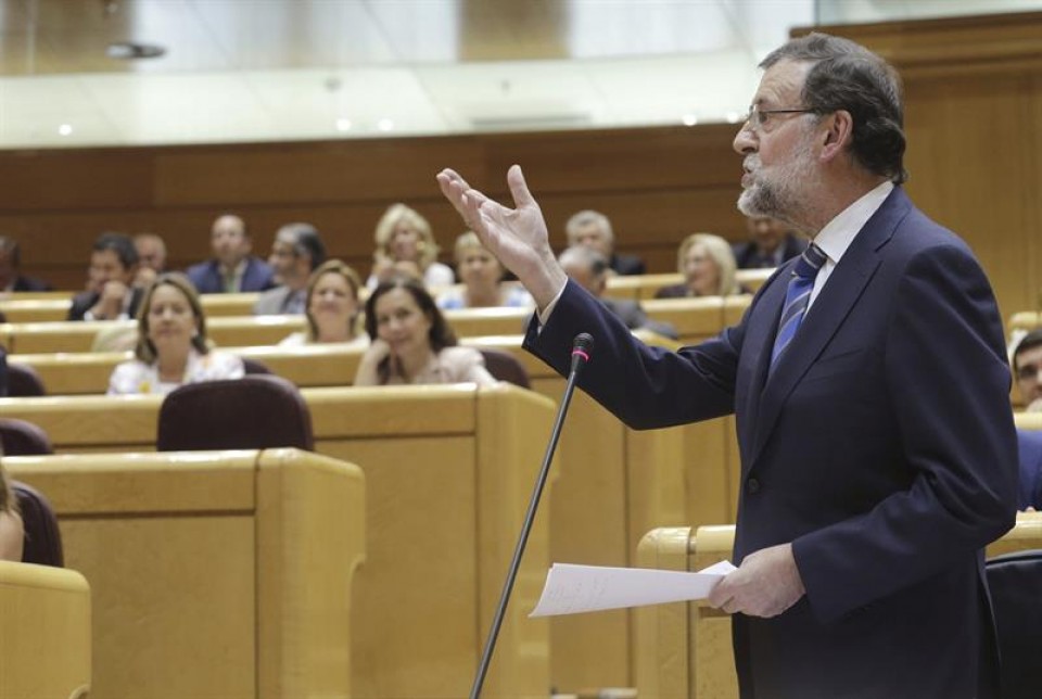 Rajoy: 'No hay nada que negociar con ETA; debe disolverse'