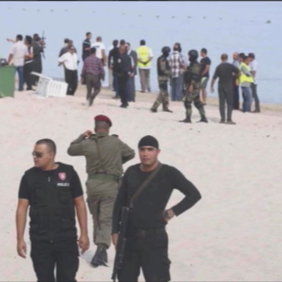 Tunisian izandadako atentatuaren lehen irudiak