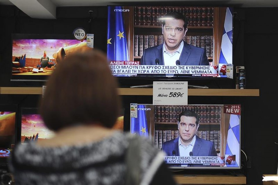Alexis Tsipras, durante su mensaje televisado. EFE