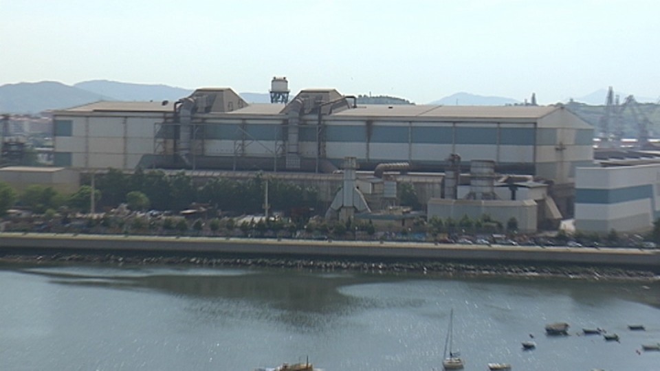 El accidente mortal ha tenido lugar en la planta de ArcelorMittal de Sestao. EiTB