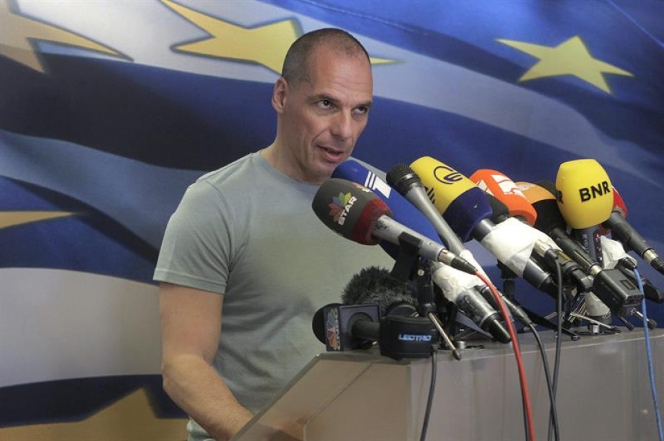 Varoufakis: 'Con el 'no' de hoy, tendemos la mano a los socios'