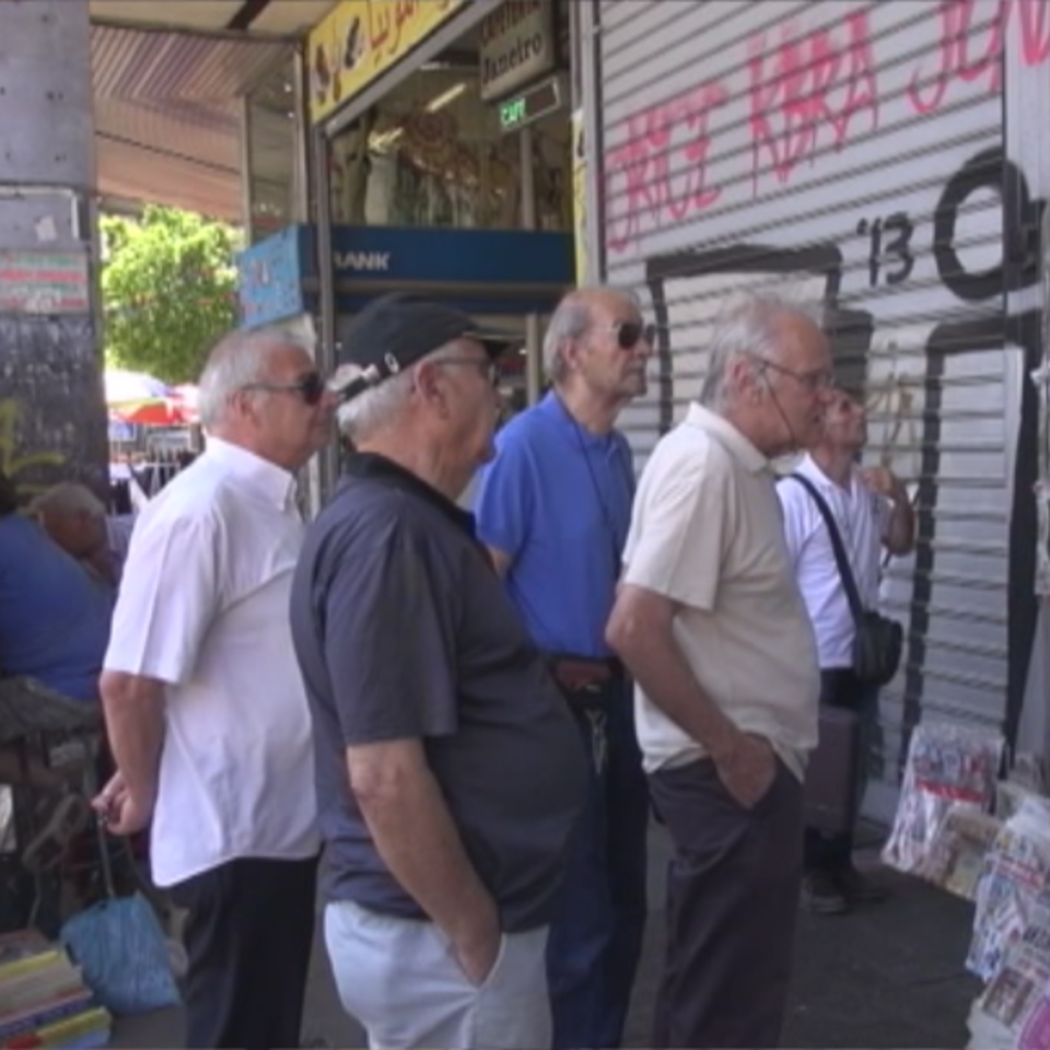 Los griegos auguran un futuro incierto tras el acuerdo