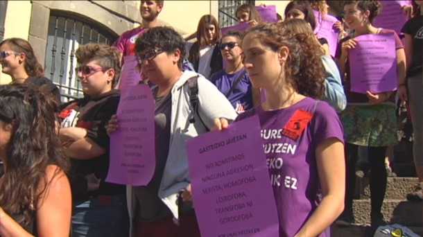 Manifestación feminista contra la violencia hacia las menores