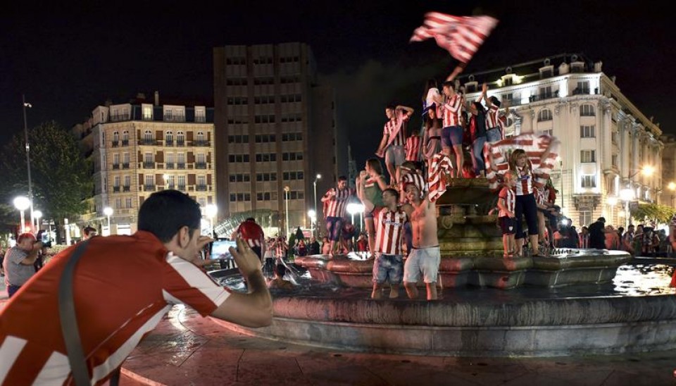 Martes de celebración en Bilbao por la histórica victoria del Athletic
