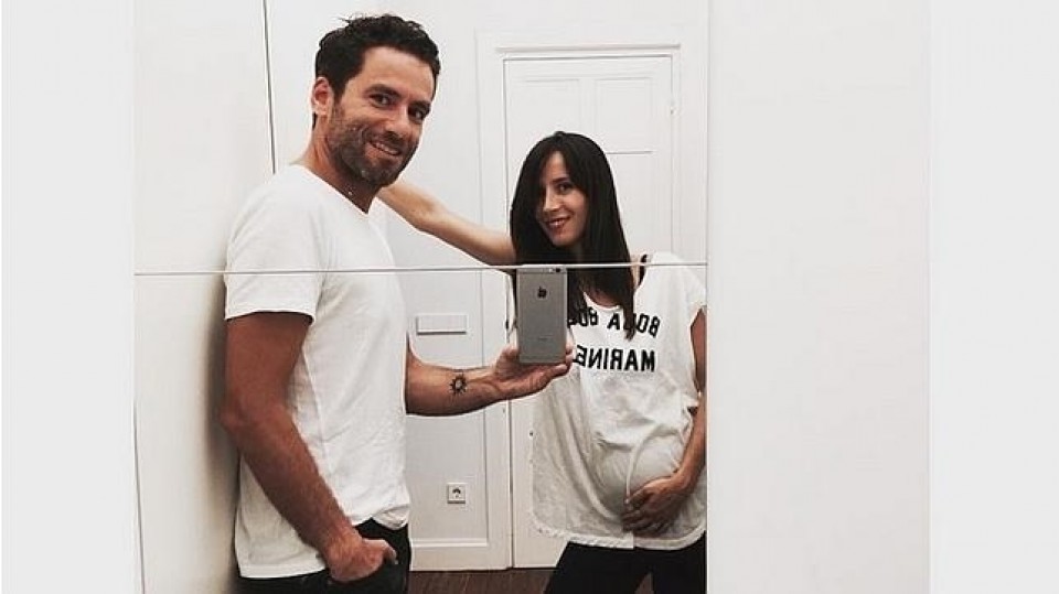 Bárbara Goenaga, embarazada, junto a Borja Sémper. (Foto: Instagram)