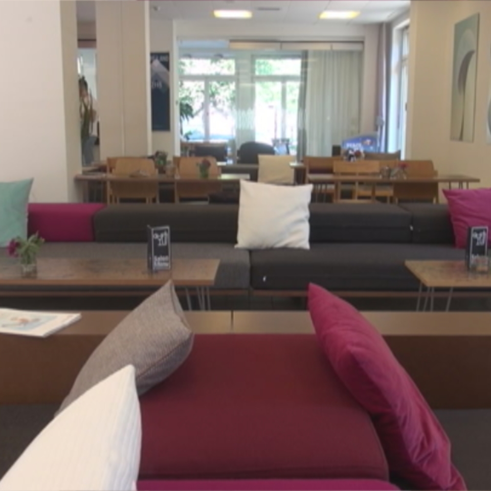 Magdas, un hotel que gestionan los refugiados en Viena