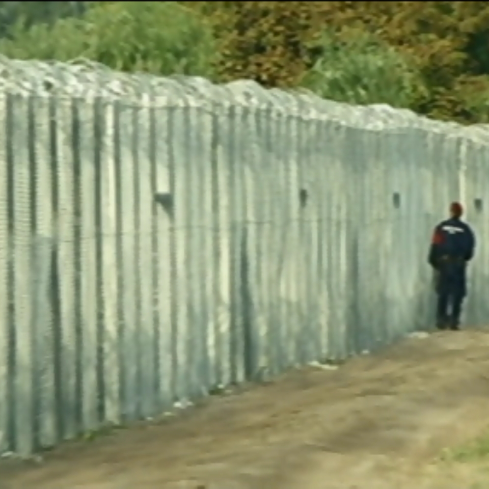 Errefuxiatuak Austria eta Hungaria arteko mugan. Argazkia: EFE